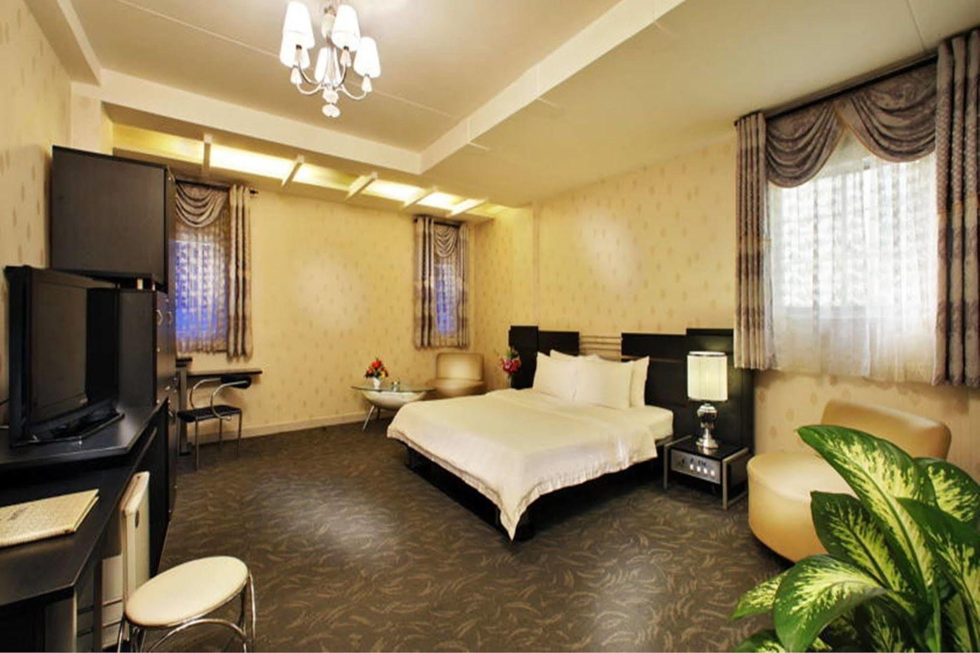 A&Em - The Petit Hotel Ho Chi Minh City Exterior photo