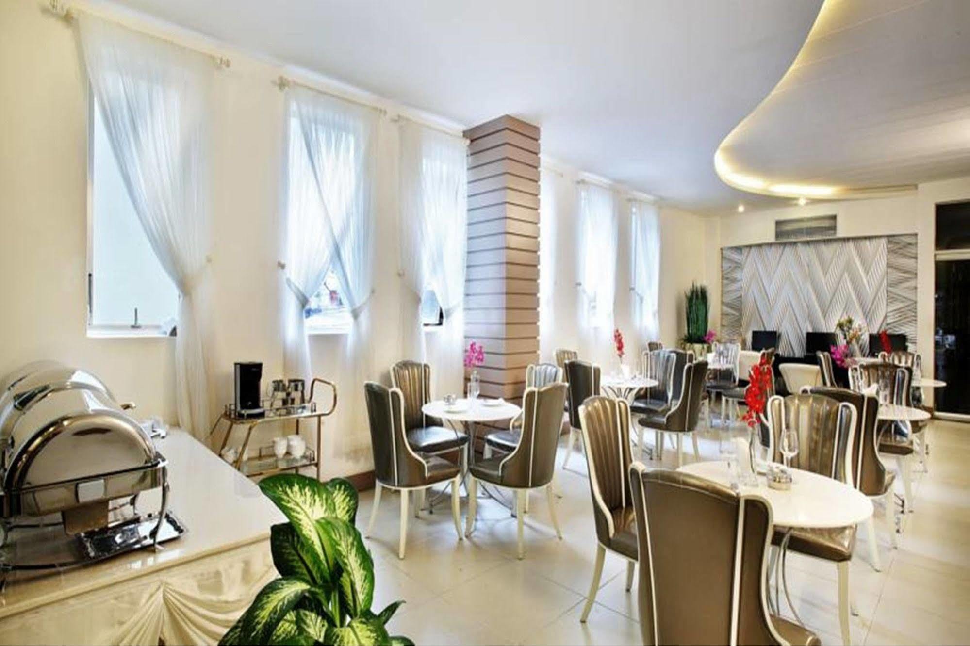 A&Em - The Petit Hotel Ho Chi Minh City Exterior photo